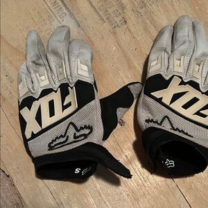 Fox Black and Gray Women's Gloves